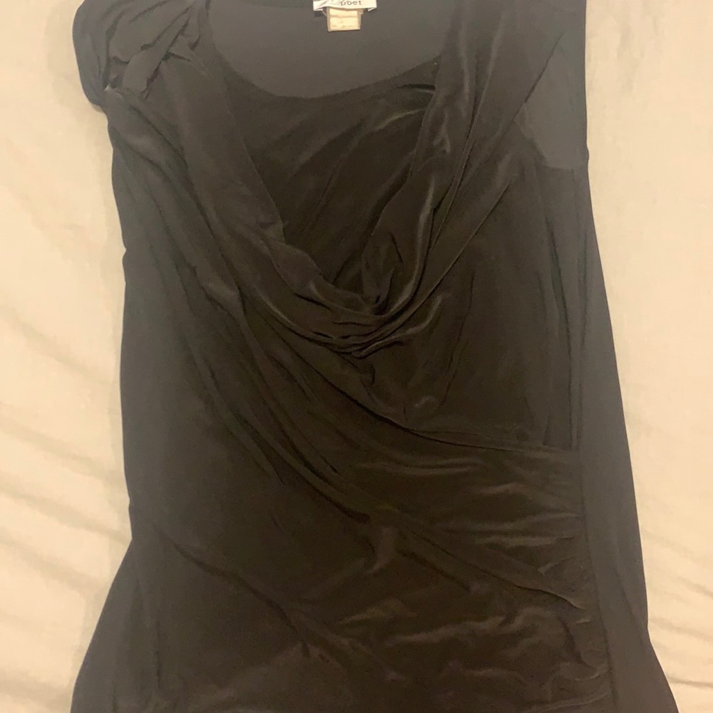 Black rouched front with a pup neck size medium